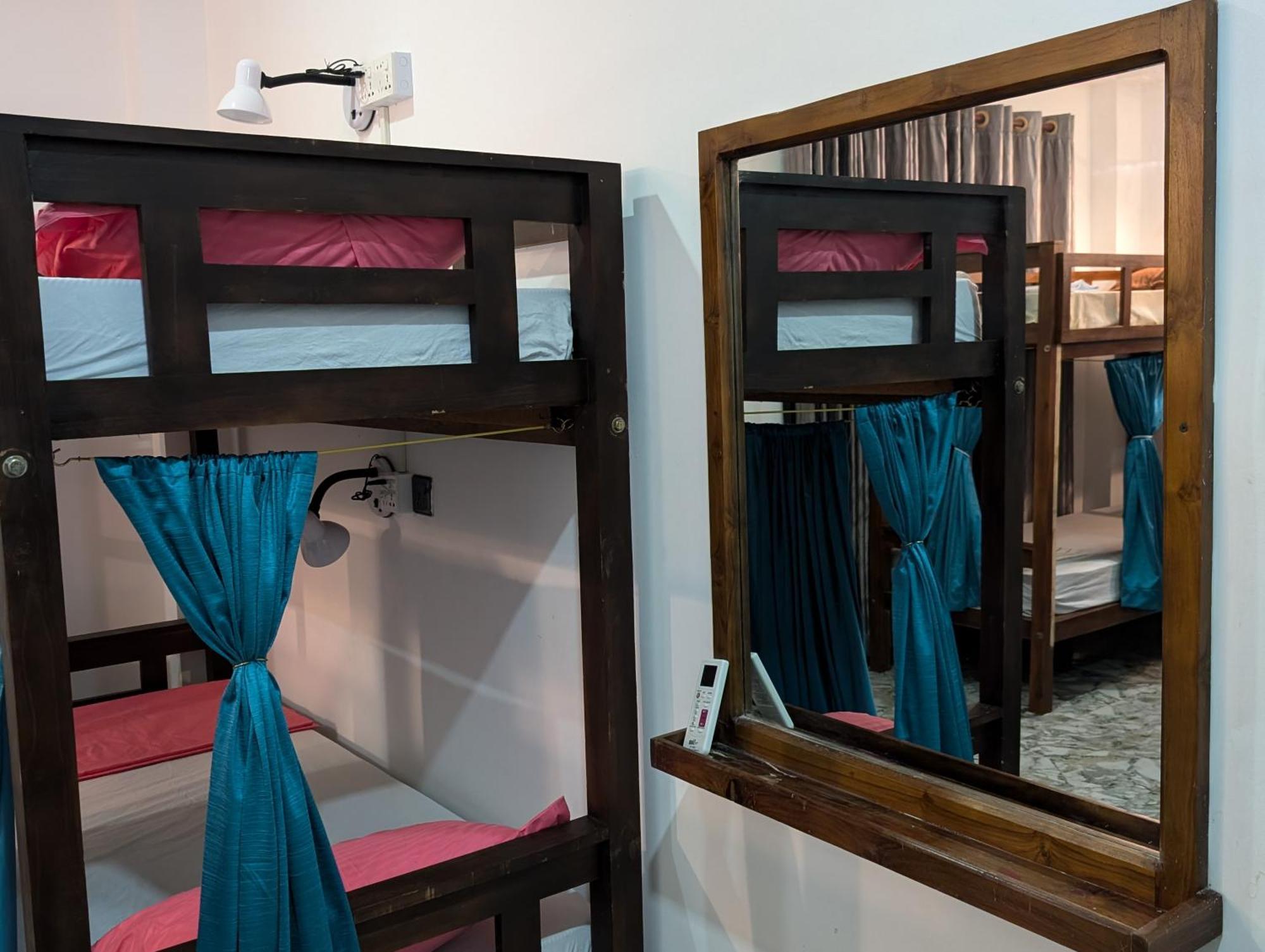 Costels Mirissa Hostel Szoba fotó