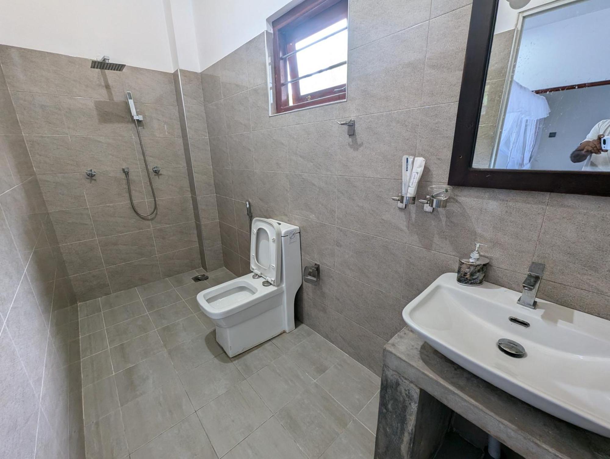 Costels Mirissa Hostel Szoba fotó