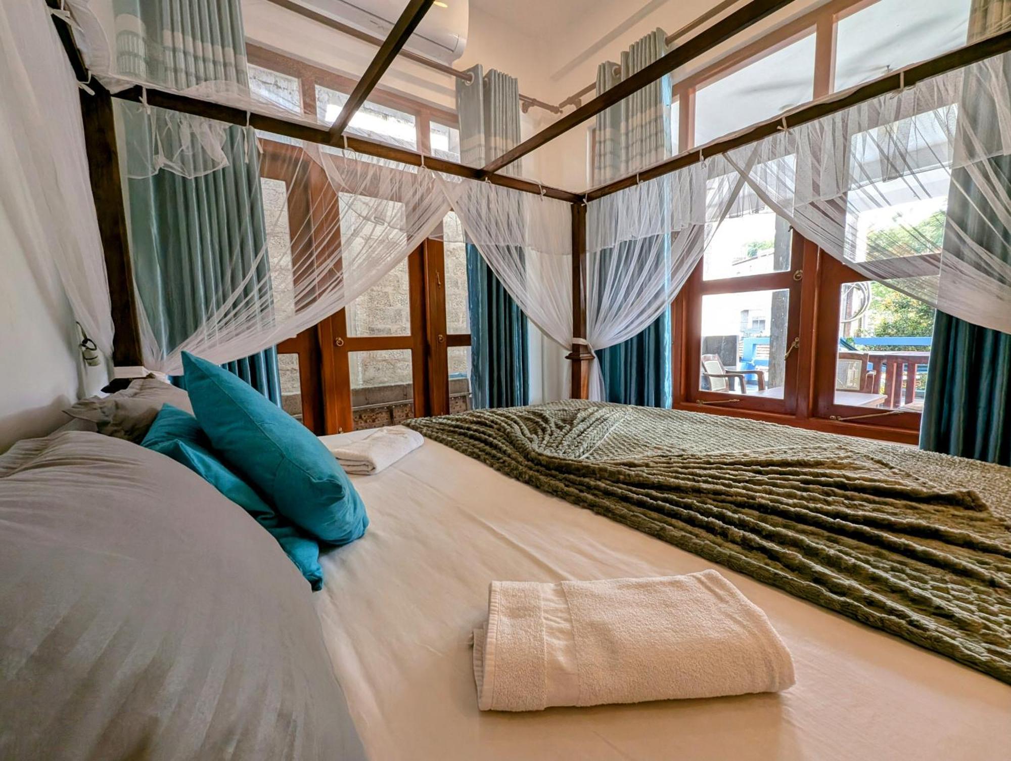 Costels Mirissa Hostel Kültér fotó
